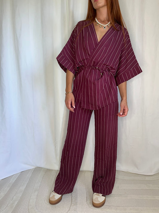 Gilet portefeuille rayé femme “Soria” – Chic et fluide, à nouer à la taille (Bordeaux, Bleu marine, Kaki)