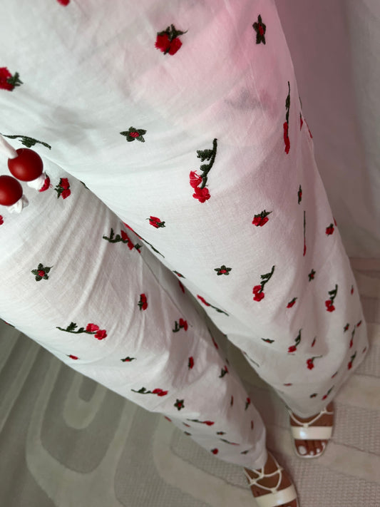 Pantalon Blanc Brodé Fleurs Rouges