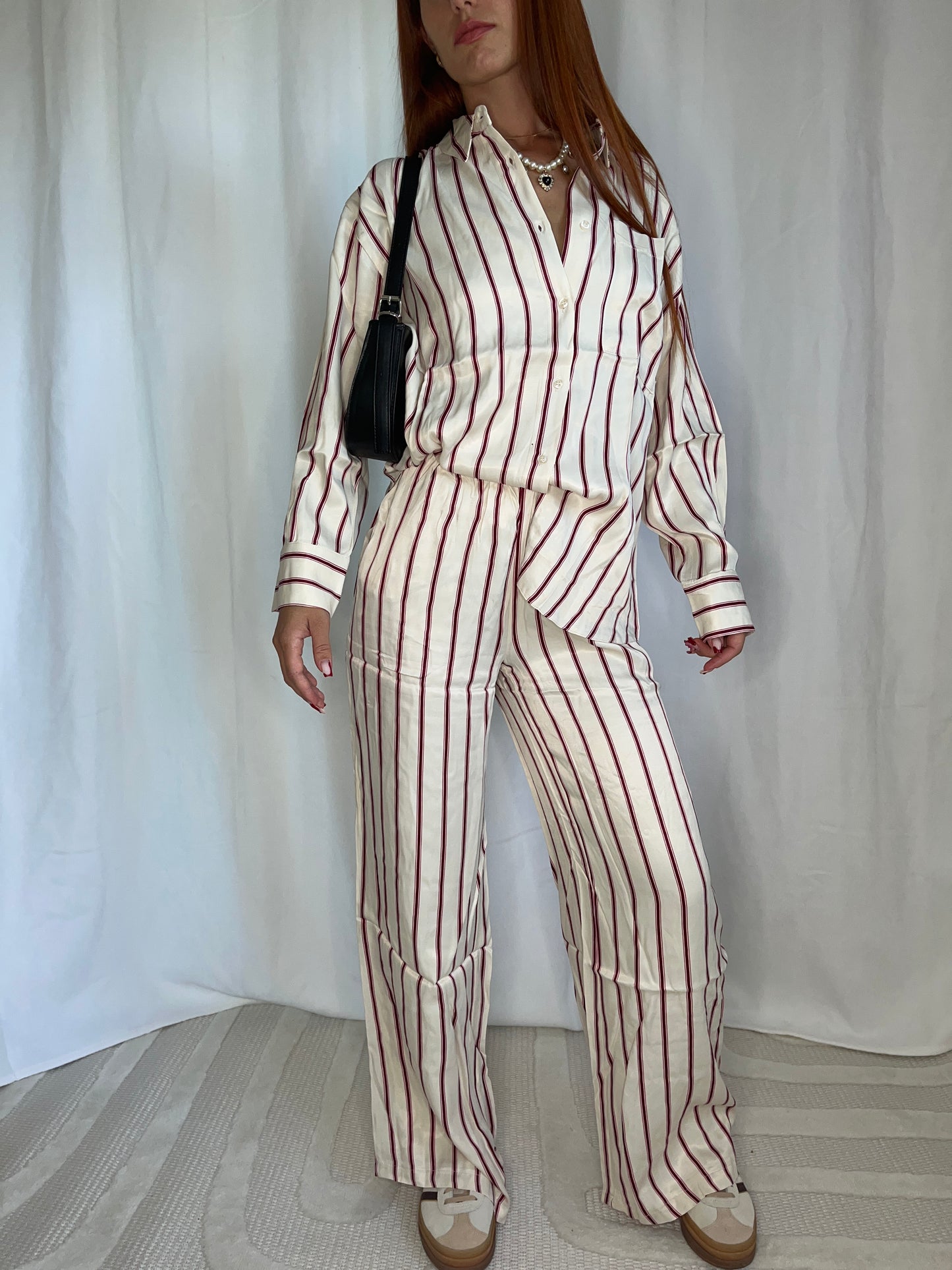 Pantalon Solenne – Pantalon fluide rayé effet satin, taille élastique