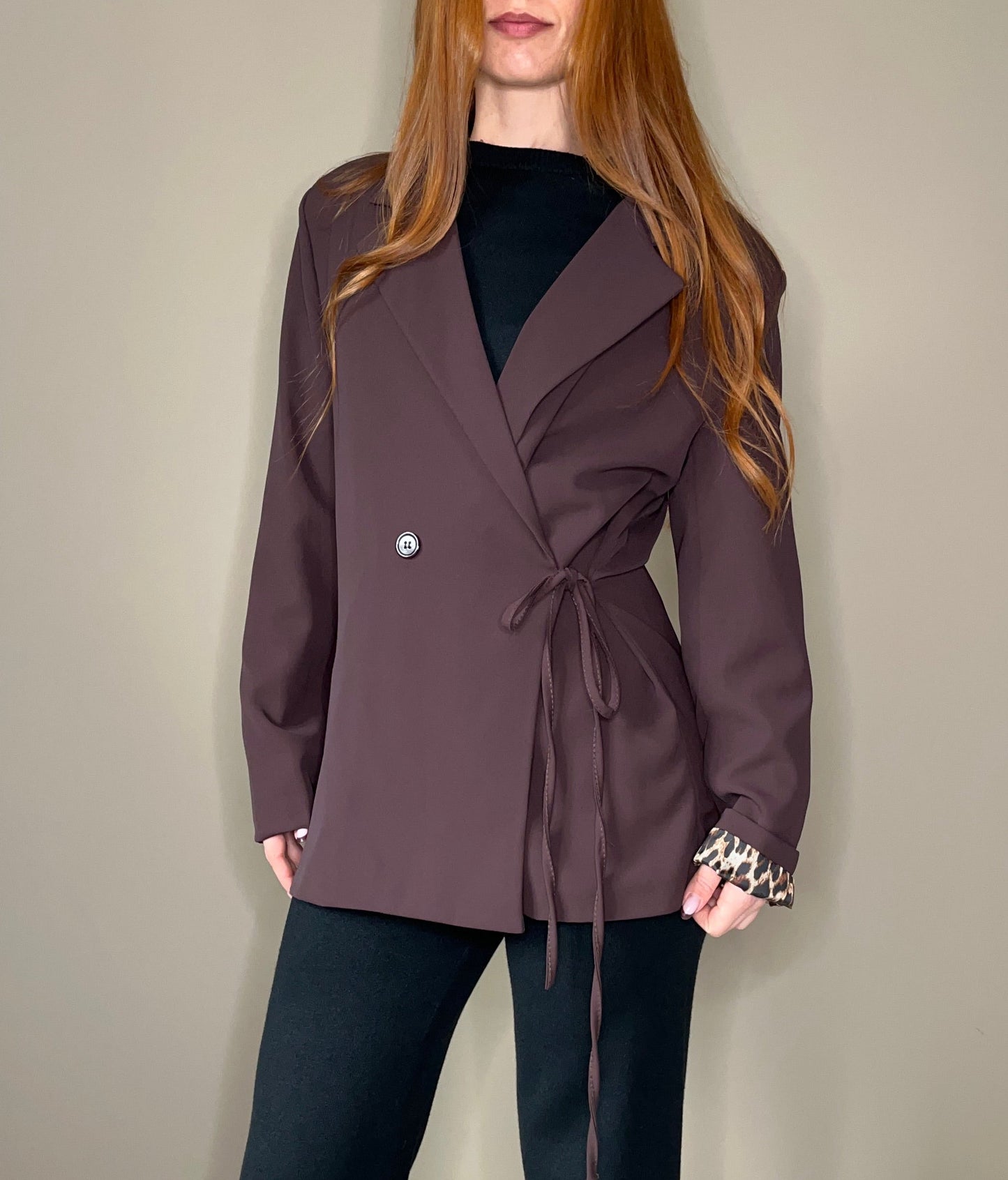 Blazer marron asymétrique femme à lien – Détail léopard chic