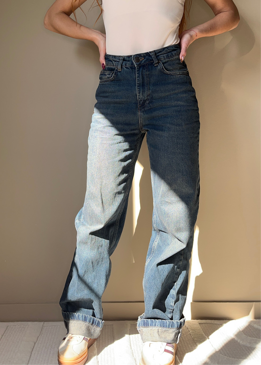 Jean “Naïma” – Taille haute coupe droite, denim brut vintage
