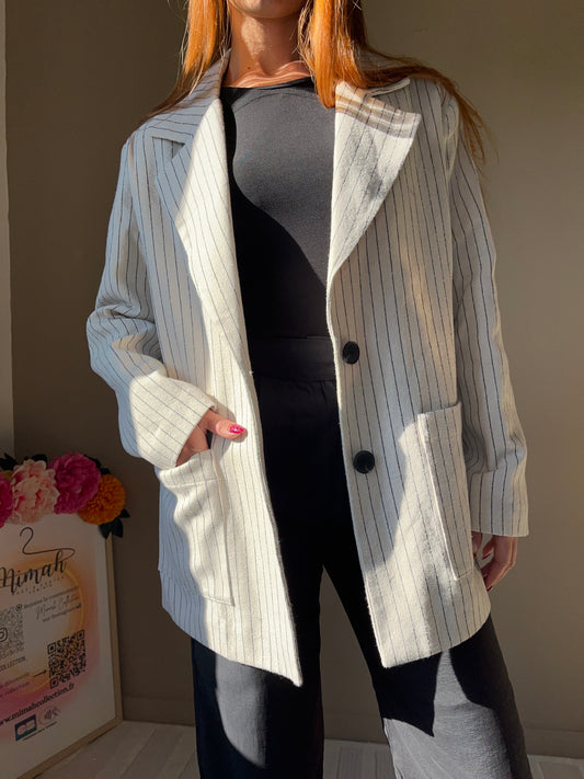 Veste “Léna” – Blazer rayé blanc cassé à poches