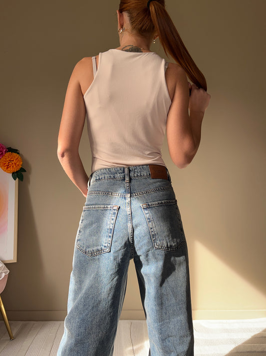 Body Beige Moulant – Col Rond Sans Manches
