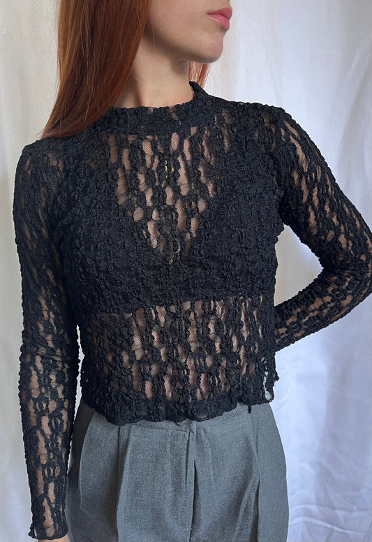 Top « NOCTURNE »dentelle noire transparence chic – Manches longues